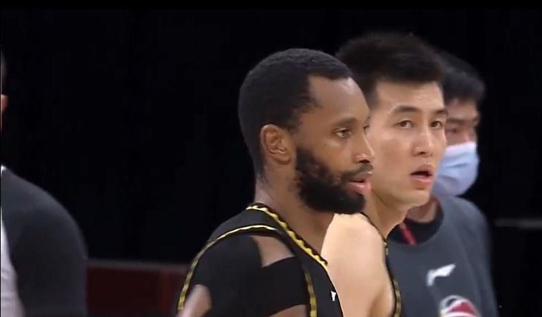 03:30NBA丹佛掘金VS金州勇士，掘金以连胜结束自己的客场之旅，此役将回到主场作战，球队主战向来十分强势，而勇士虽然近况出色，但他们本赛季在客场的战斗力较为羸弱，本场比赛能否在客场拼得一线生机？06:00NBA洛杉矶湖人VS波士顿凯尔特人，经典的黄绿大战不一样的场面对决，湖人上一战虽然取胜，但他们近况不佳，而凯尔特人连战连捷，偶尔的输球瑕不掩瑜，且他们客战胜率达到5成以上，此役湖人主战会遇到不小的挑战。